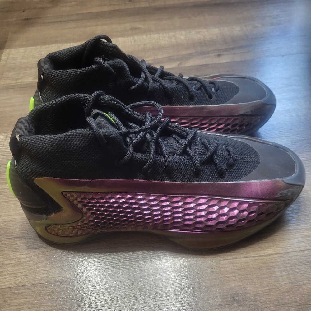 Adidas AE 1  Anthony Edwards Basketball Shoes Boys size 5Y